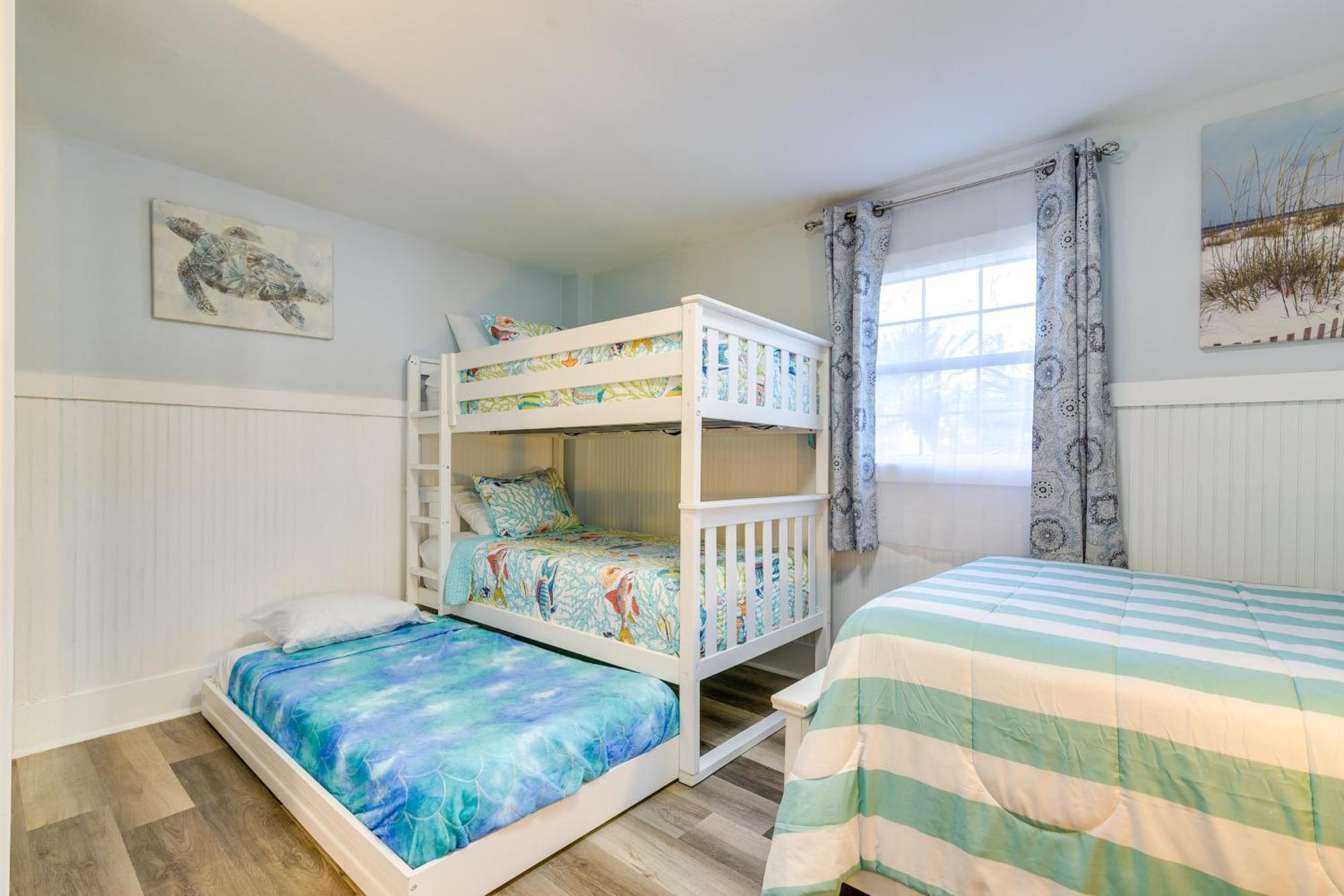 הוילה Seaside Retreat In Galveston Near Pleasure Pier! מראה חיצוני תמונה
