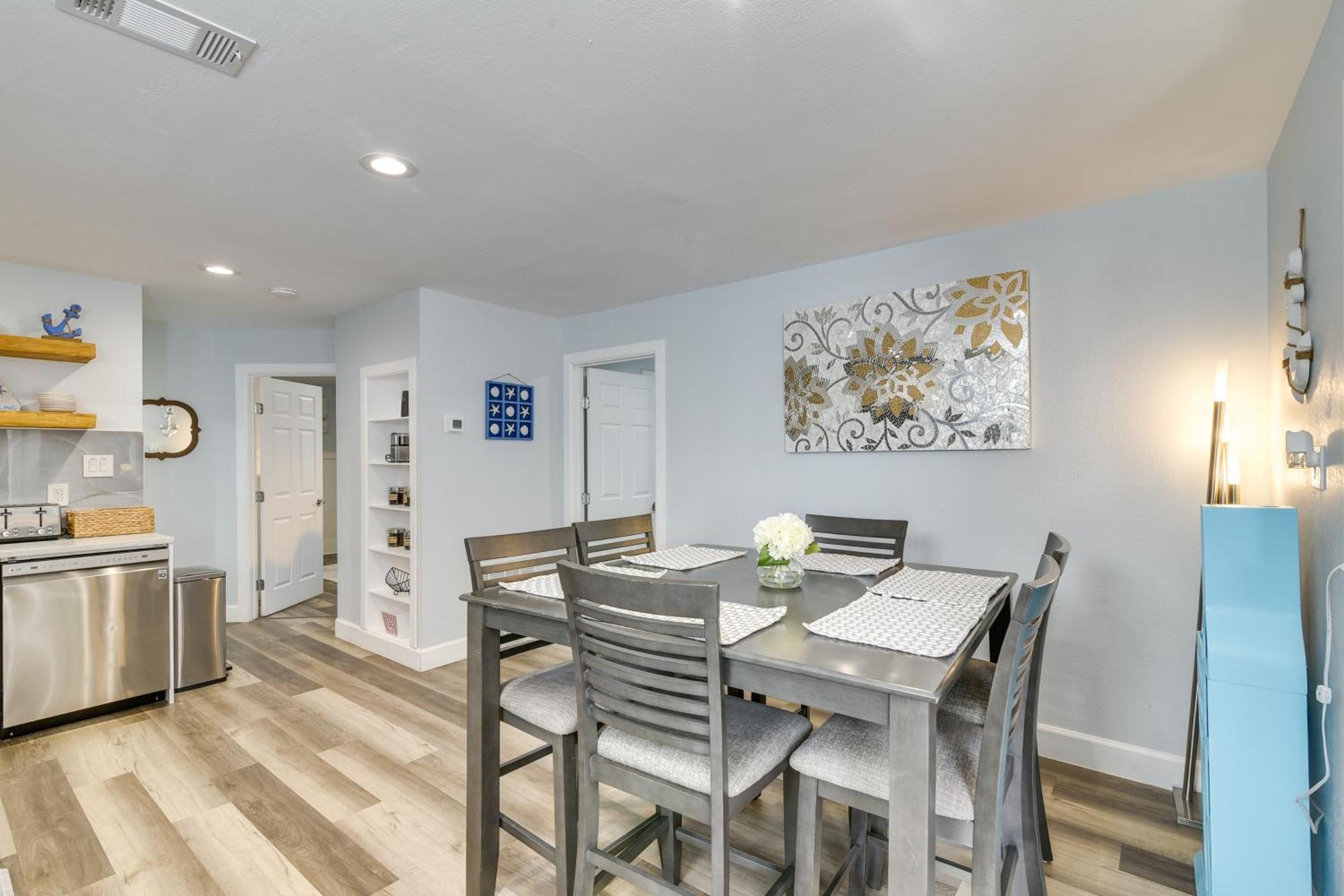 הוילה Seaside Retreat In Galveston Near Pleasure Pier! מראה חיצוני תמונה
